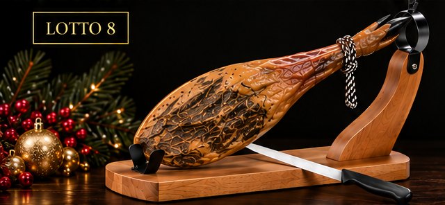 Lotto 8 Collezione Natale 2026: spalla 50% ibérica de cebo con morsa e coltello